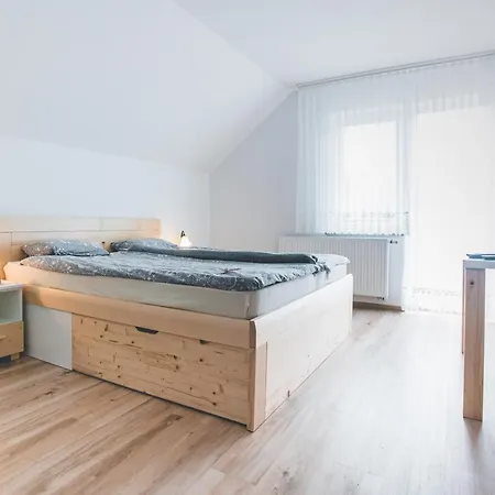 شقة Apartma Pri Bostjanu