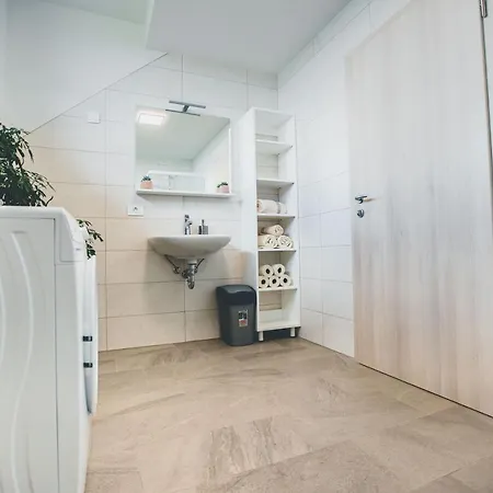 شقة Apartma Pri Bostjanu *