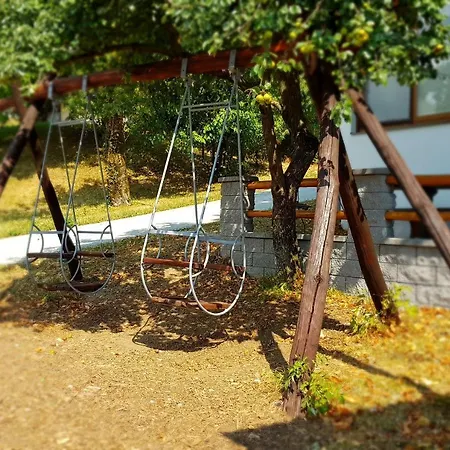 Apartma Pri Bostjanu דירה *